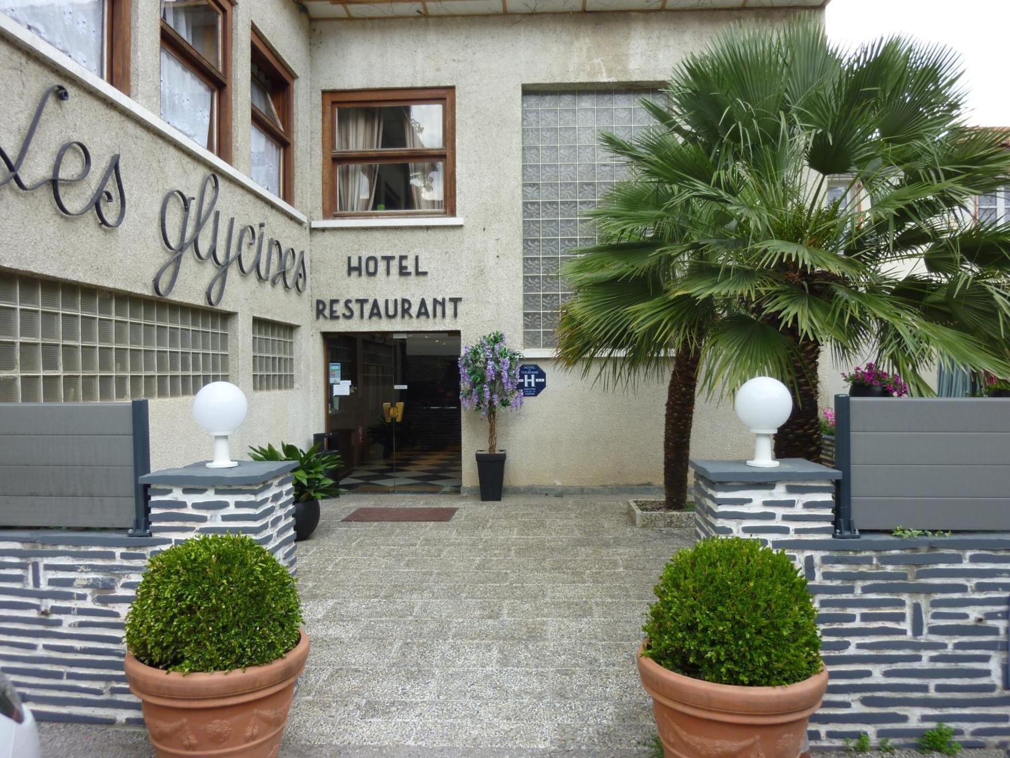 פראד Hotel Les Glycines מראה חיצוני תמונה